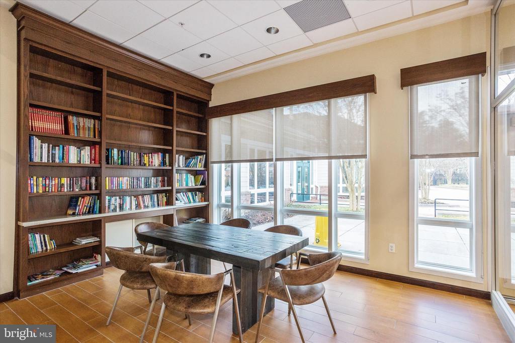 1055 LILY WAY