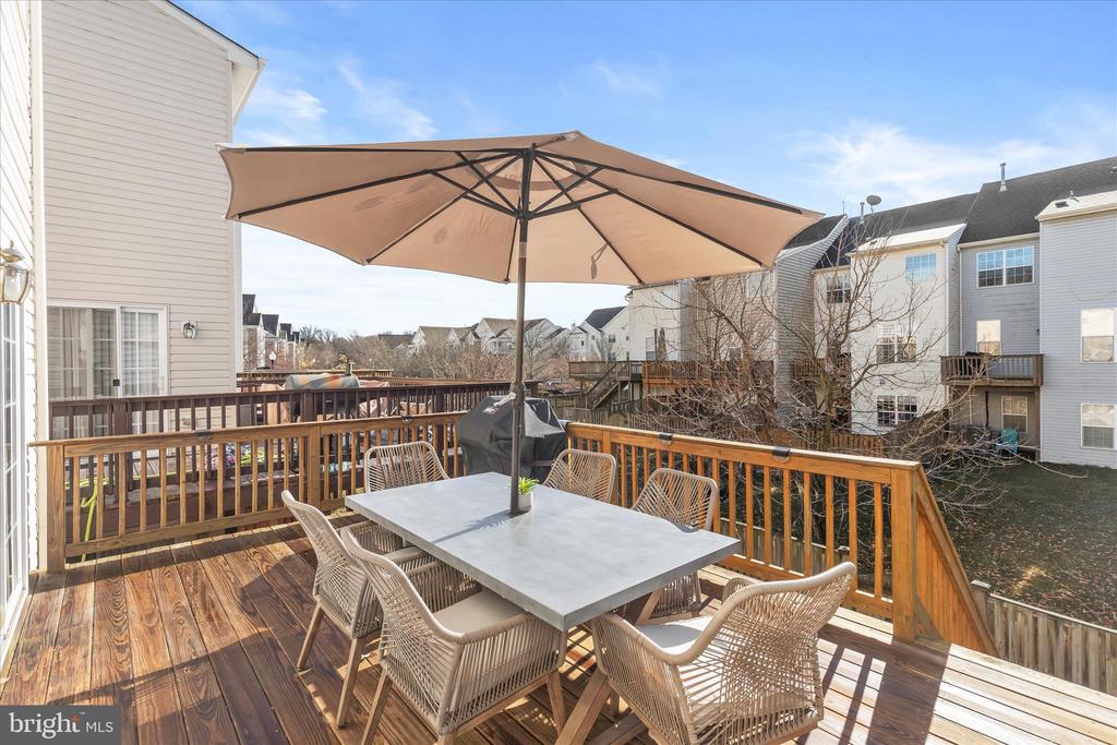 1055 LILY WAY