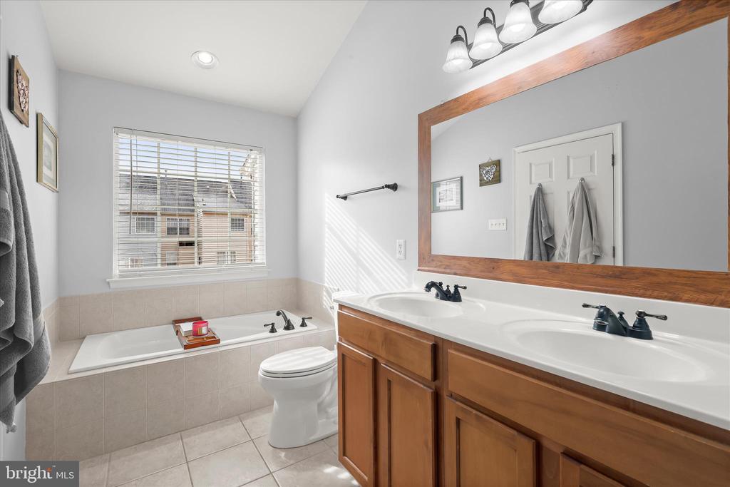 1055 LILY WAY
