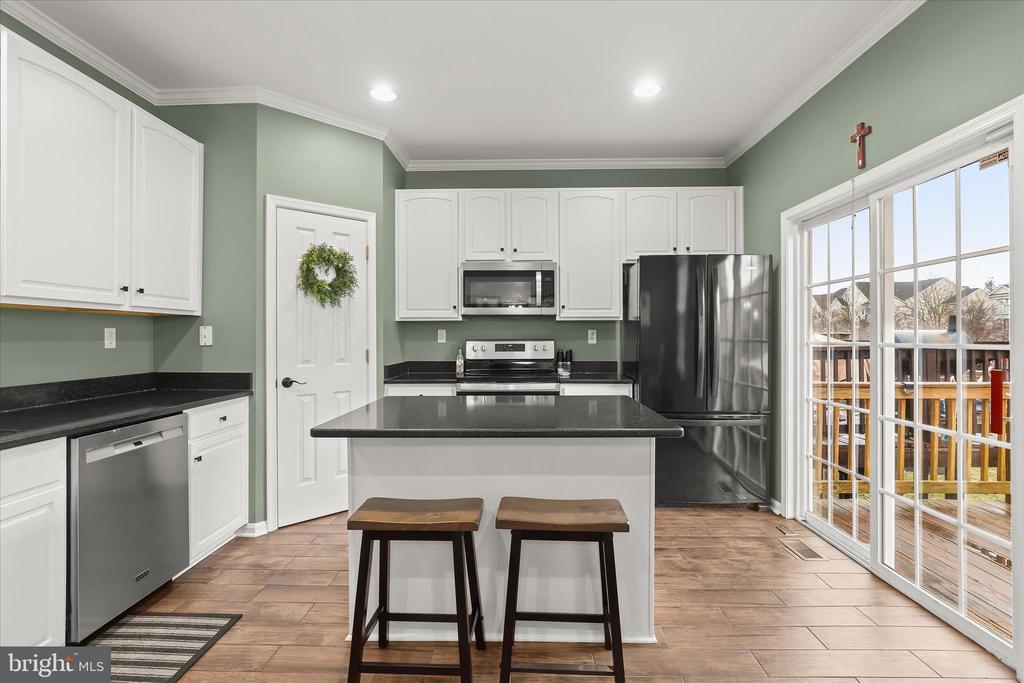 1055 LILY WAY