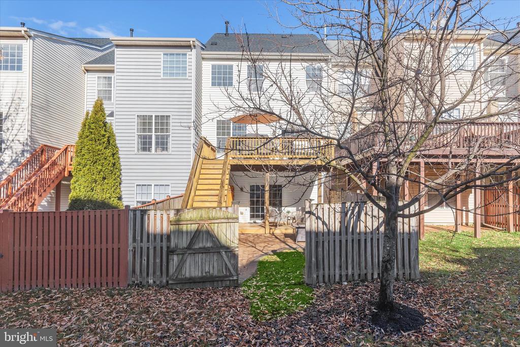 1055 LILY WAY