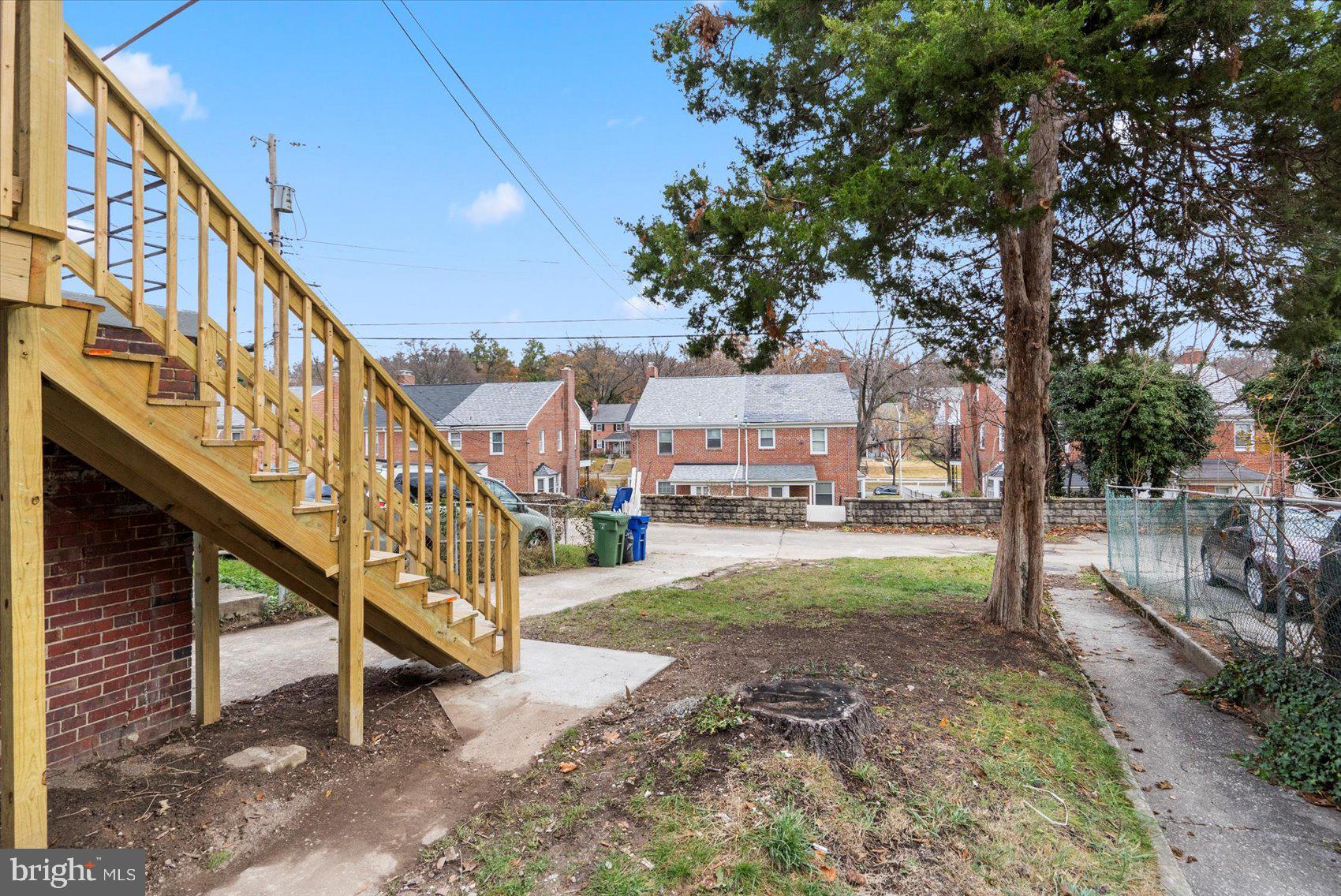 975 North Hill Rd