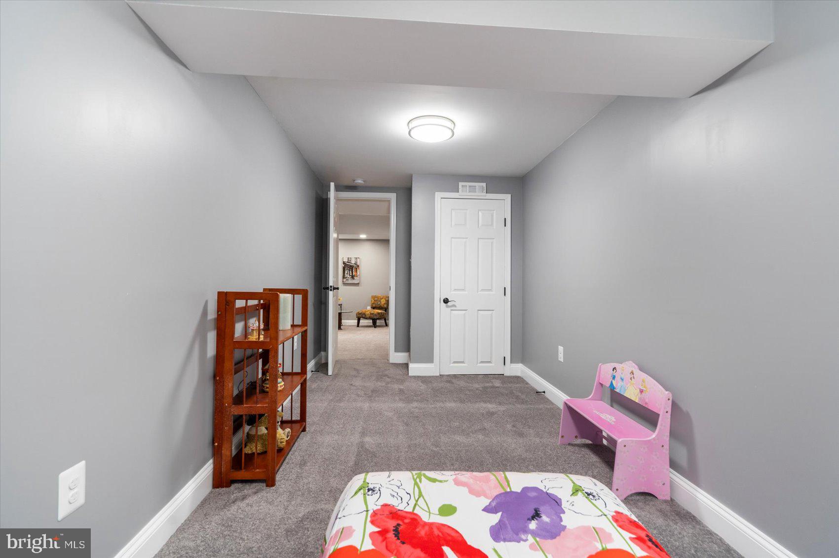 975 North Hill Rd