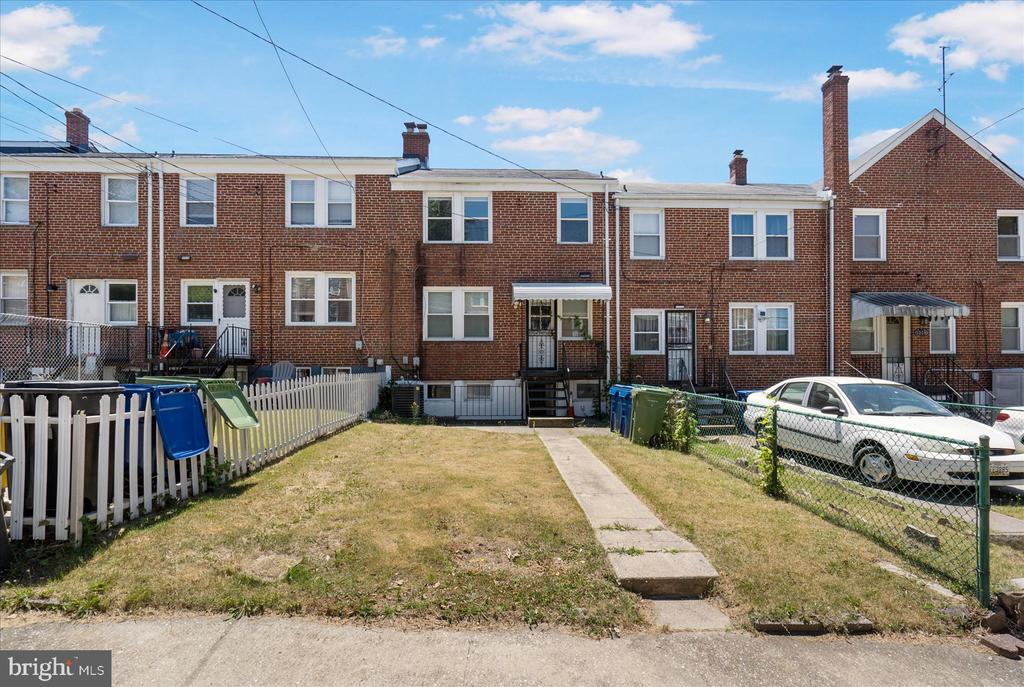1512 Upshire Rd