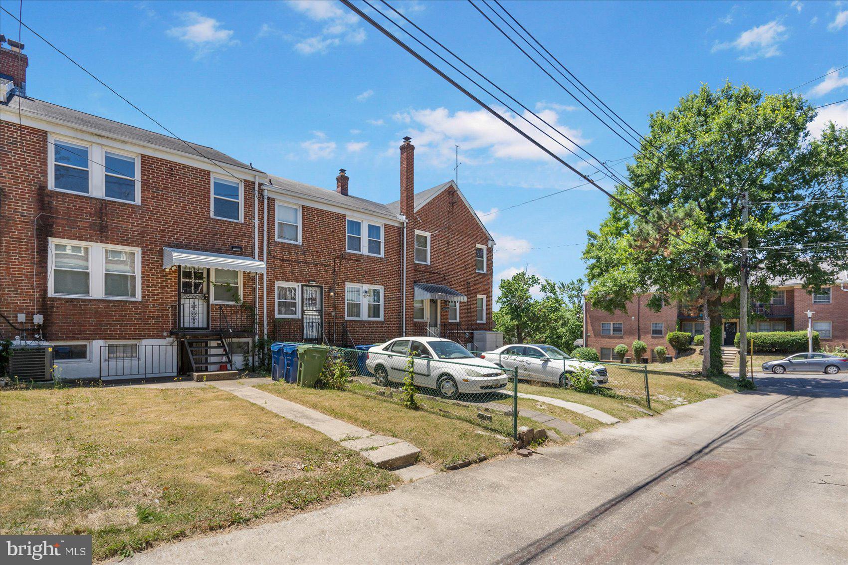 1512 Upshire Rd
