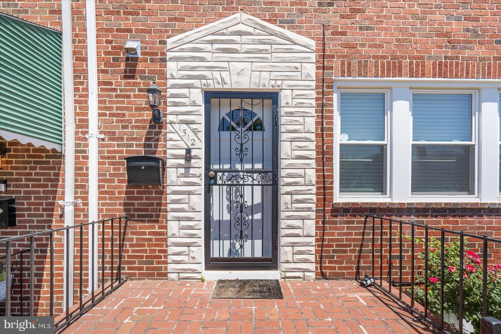 1512 Upshire Rd