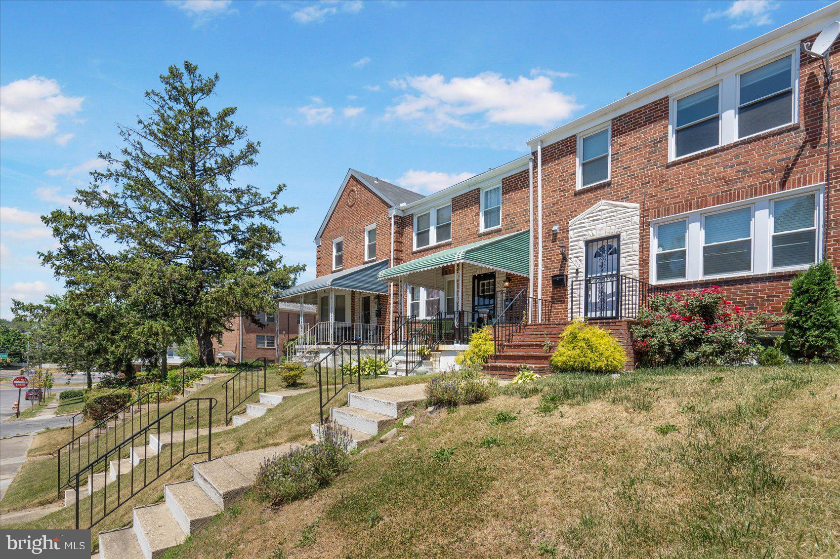 1512 Upshire Rd