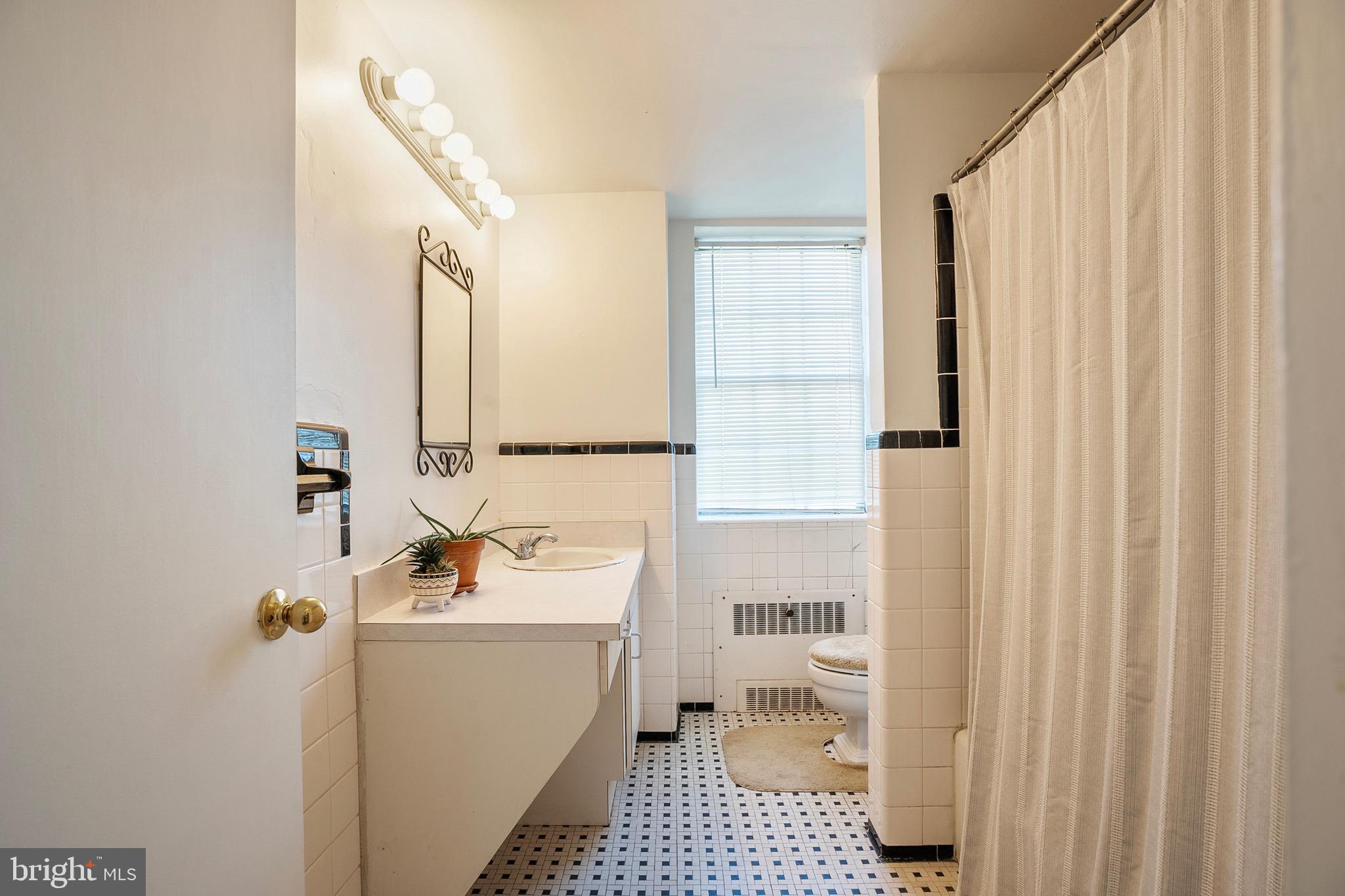 3601 Greenway #908