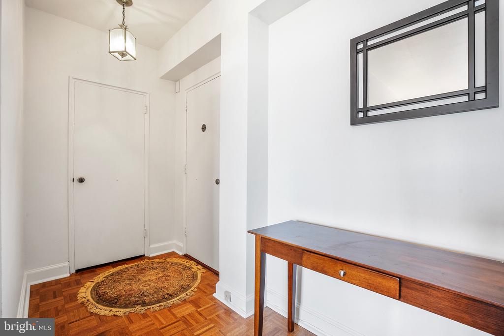 3601 Greenway #908