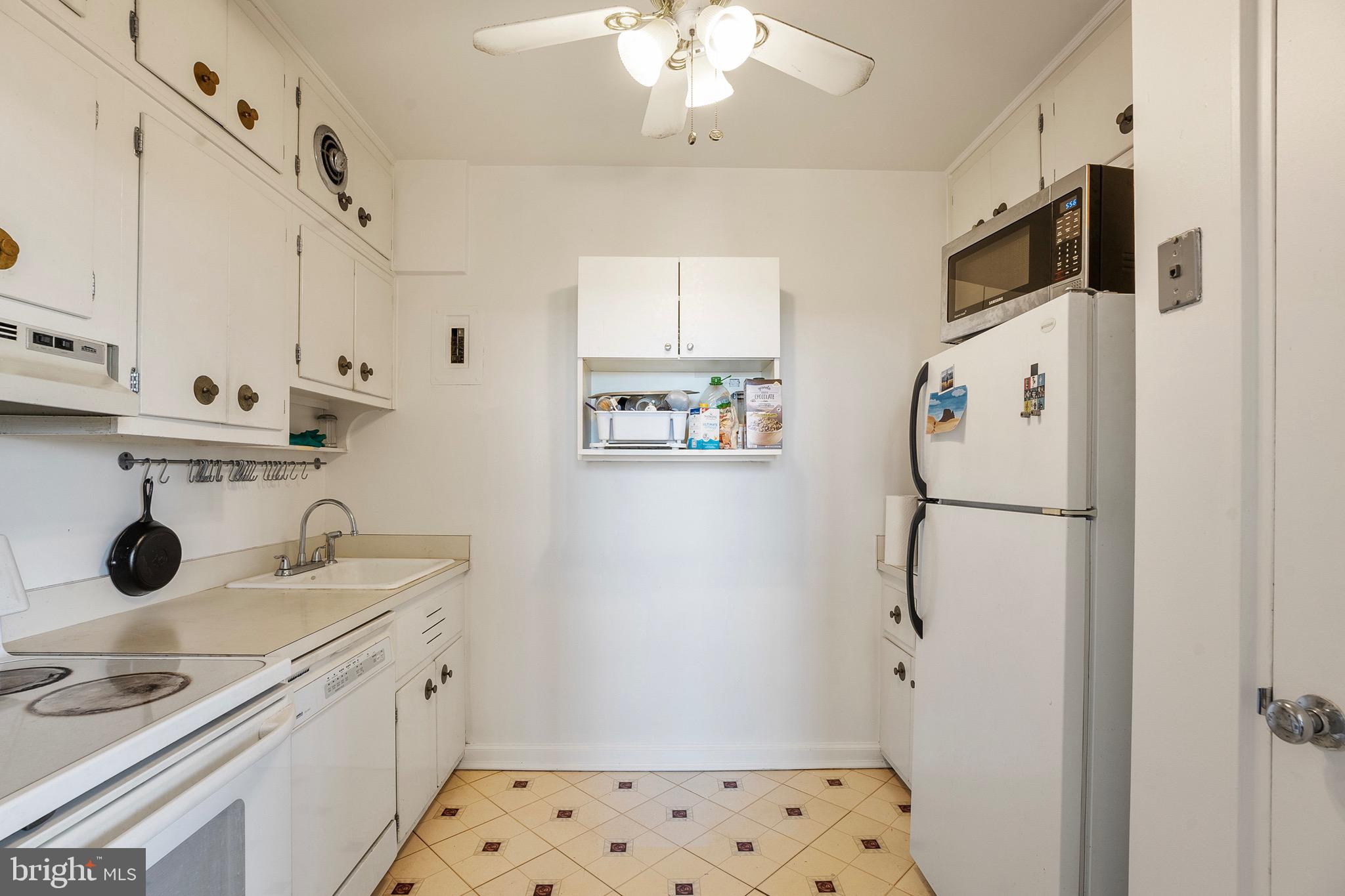 3601 Greenway #908