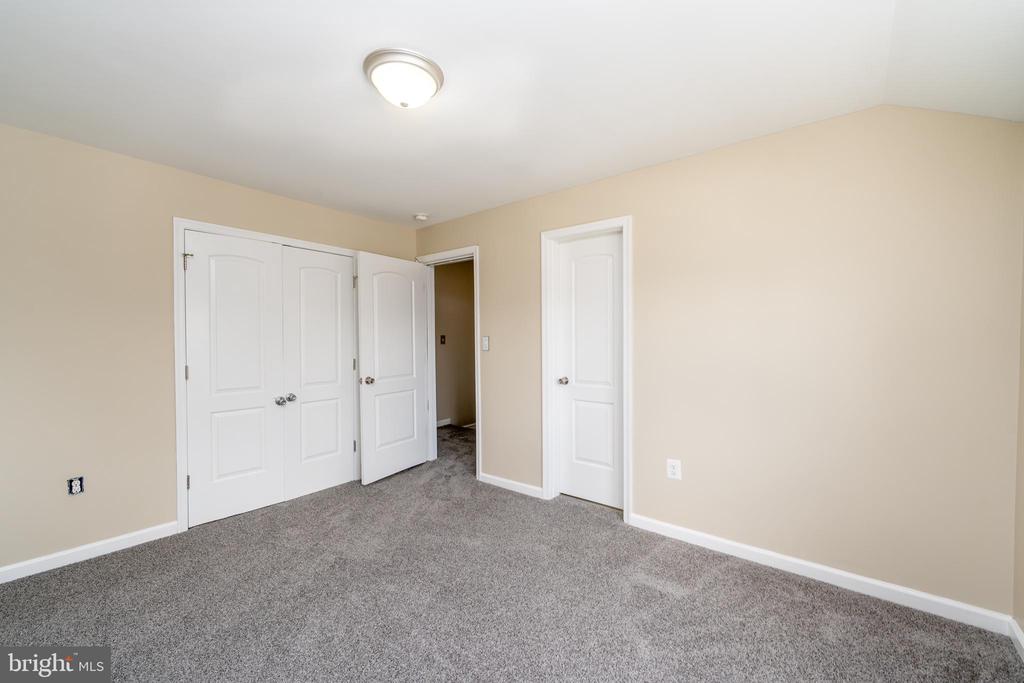 1518 Stonewood Rd