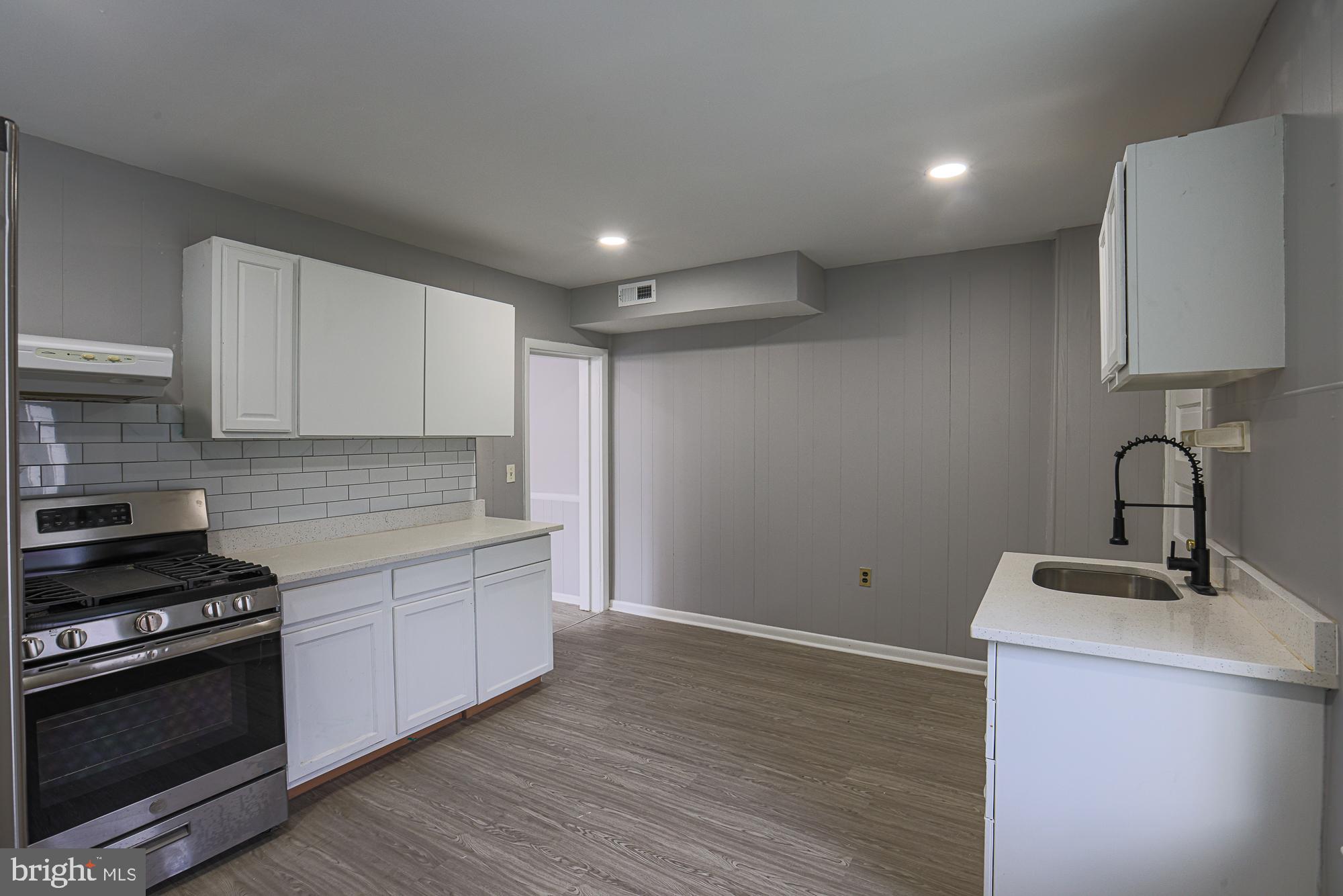 516 WOODBOURNE AVENUE