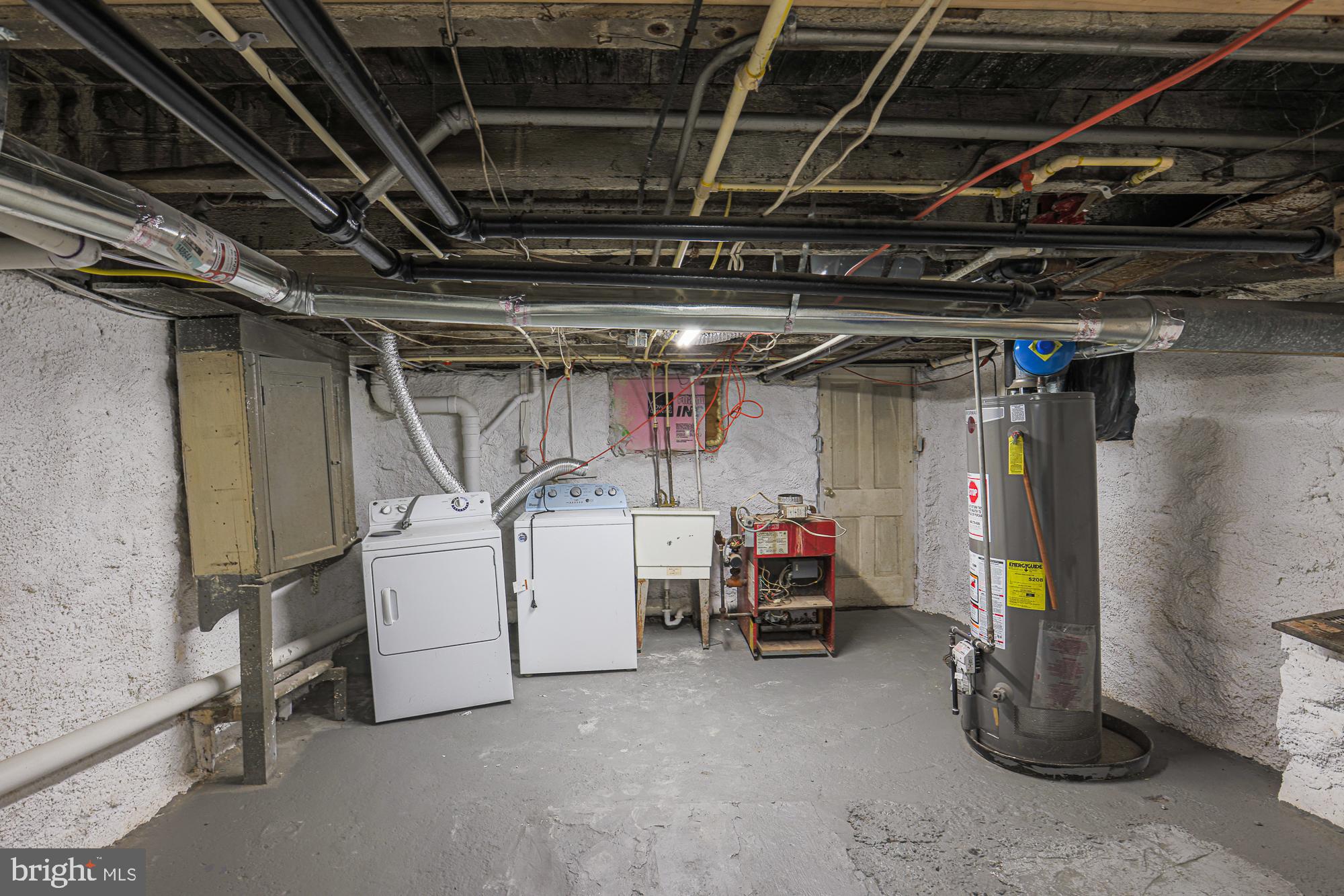 516 WOODBOURNE AVENUE