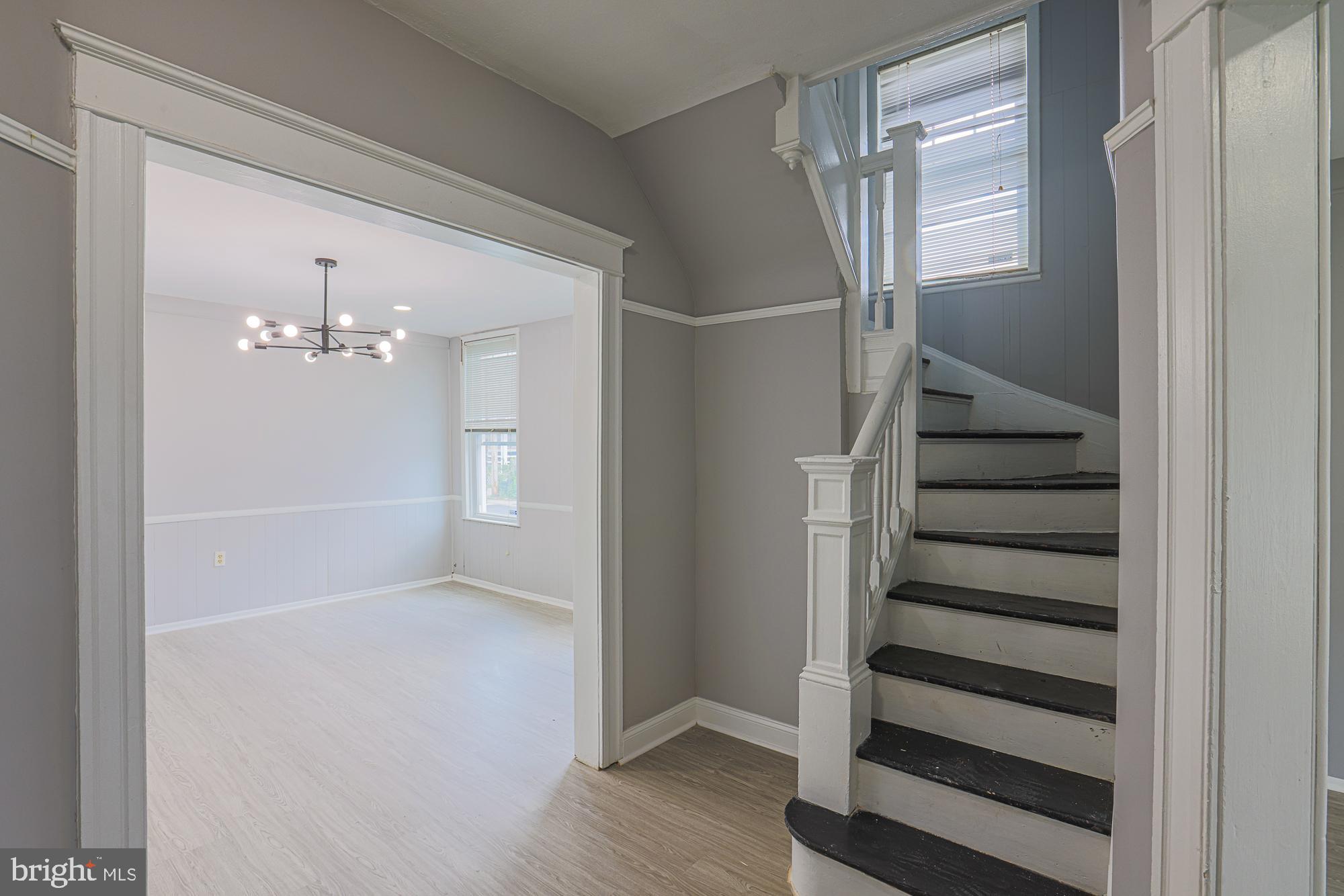 516 WOODBOURNE AVENUE