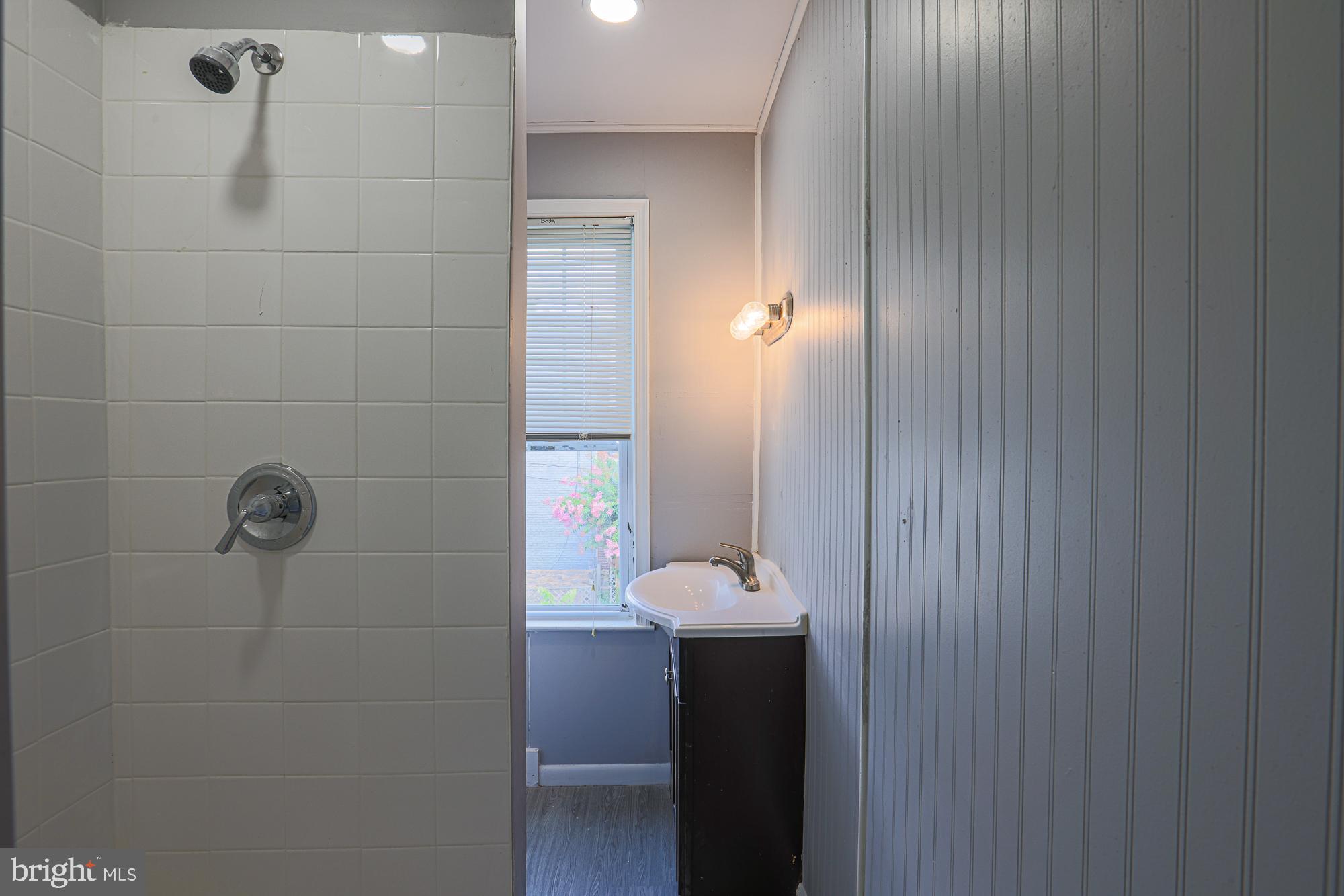 516 WOODBOURNE AVENUE