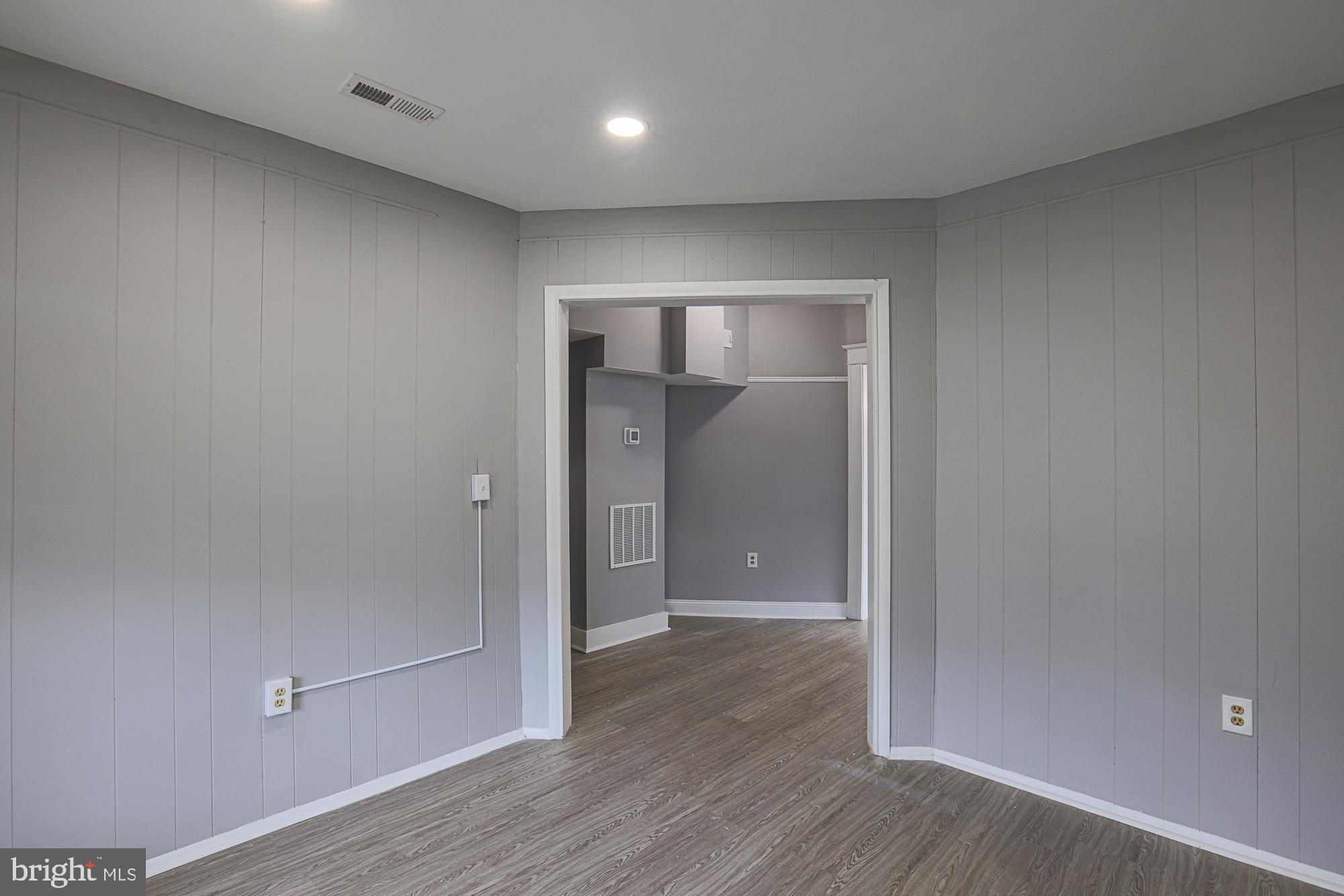 516 WOODBOURNE AVENUE