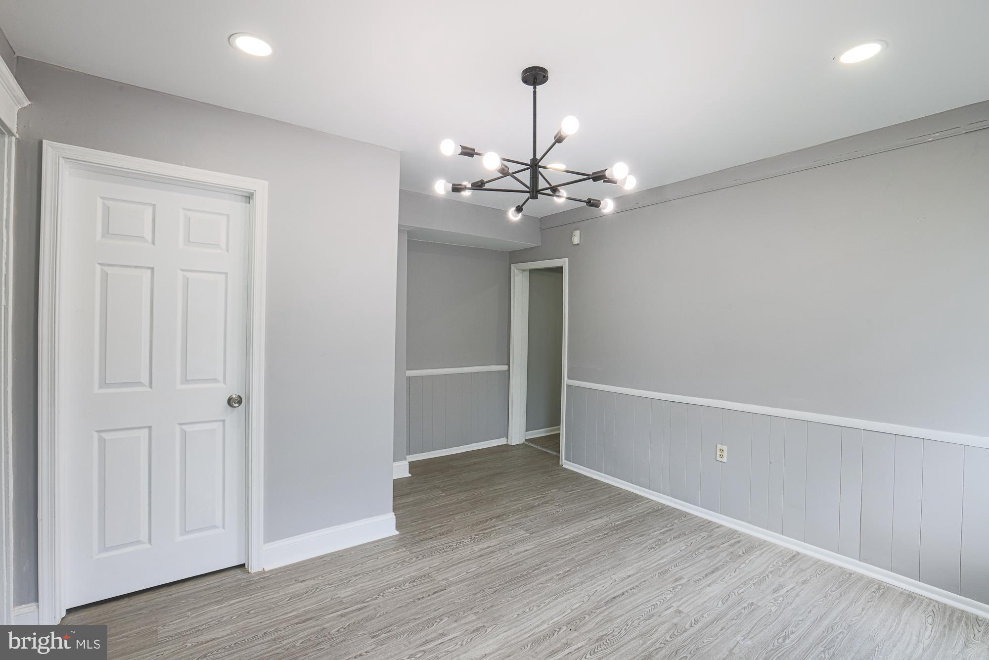 516 WOODBOURNE AVENUE