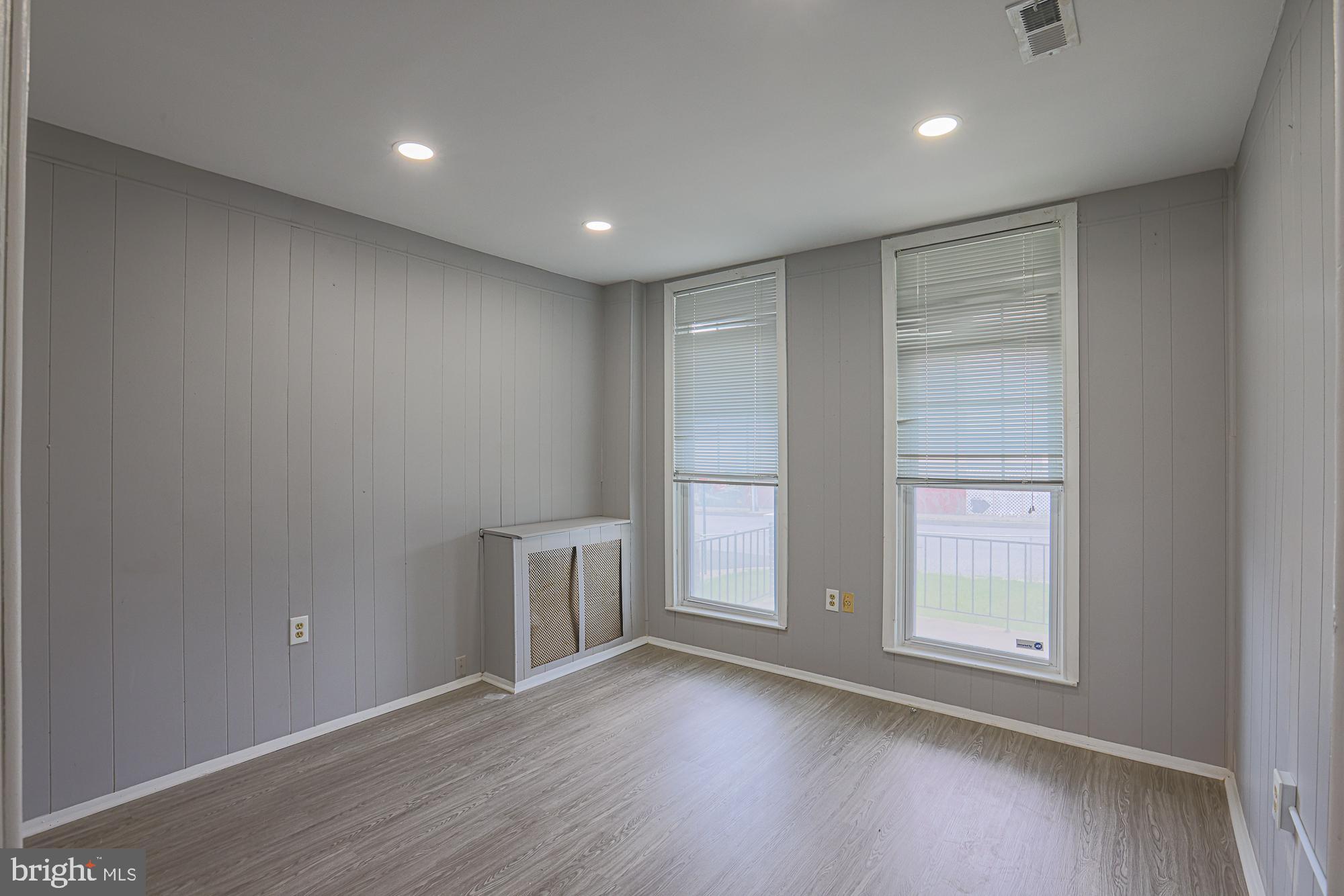 516 WOODBOURNE AVENUE