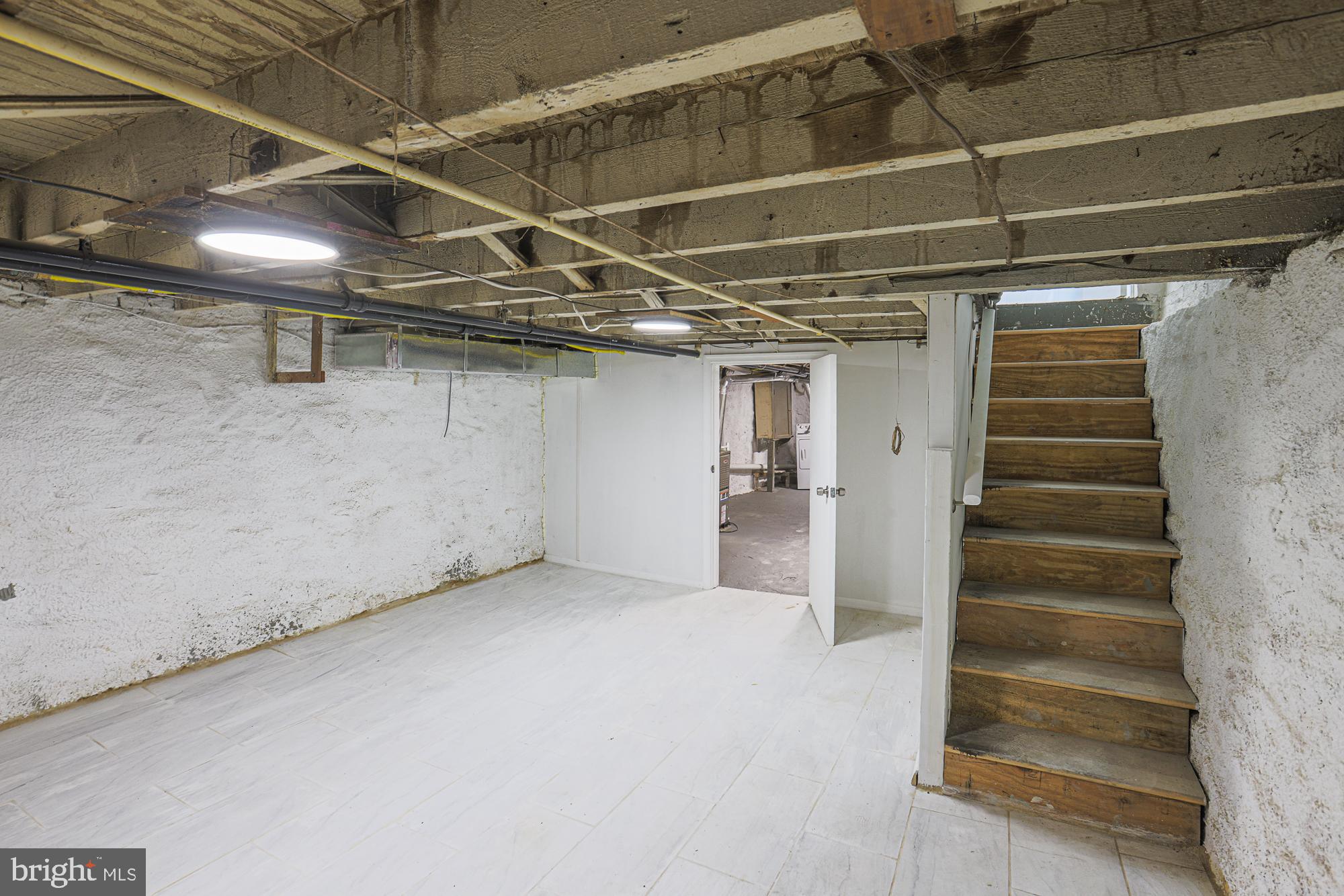 516 WOODBOURNE AVENUE