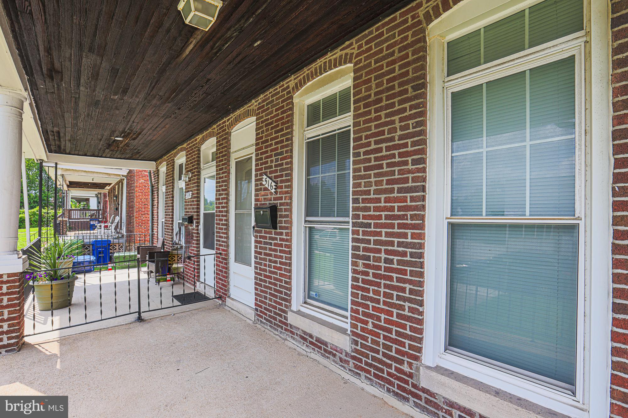 516 WOODBOURNE AVENUE