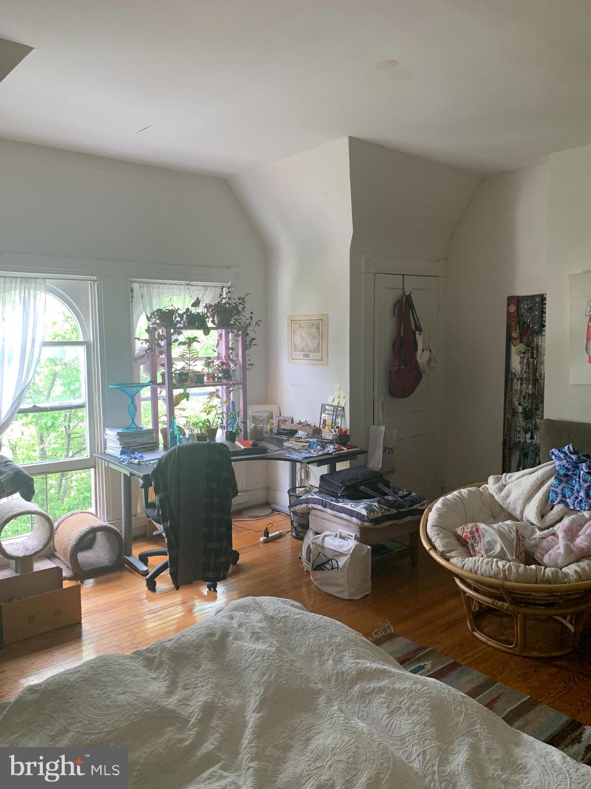 2212 MARYLAND AVENUE