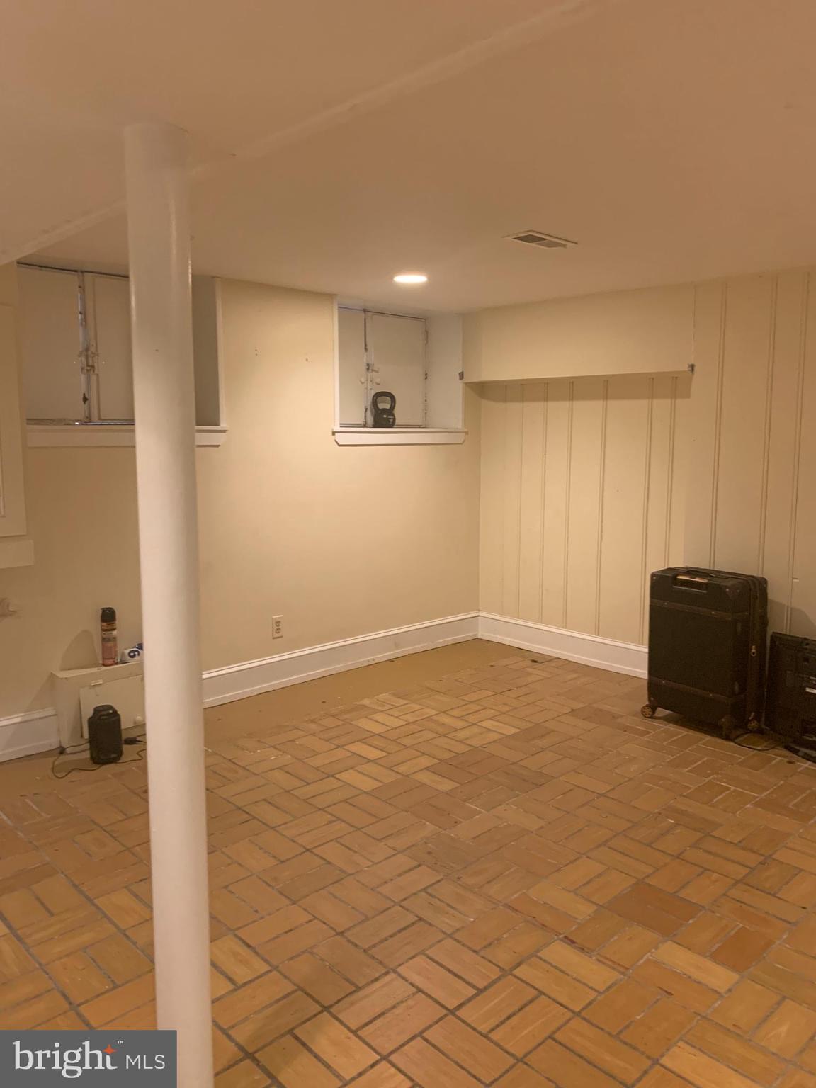 2212 MARYLAND AVENUE