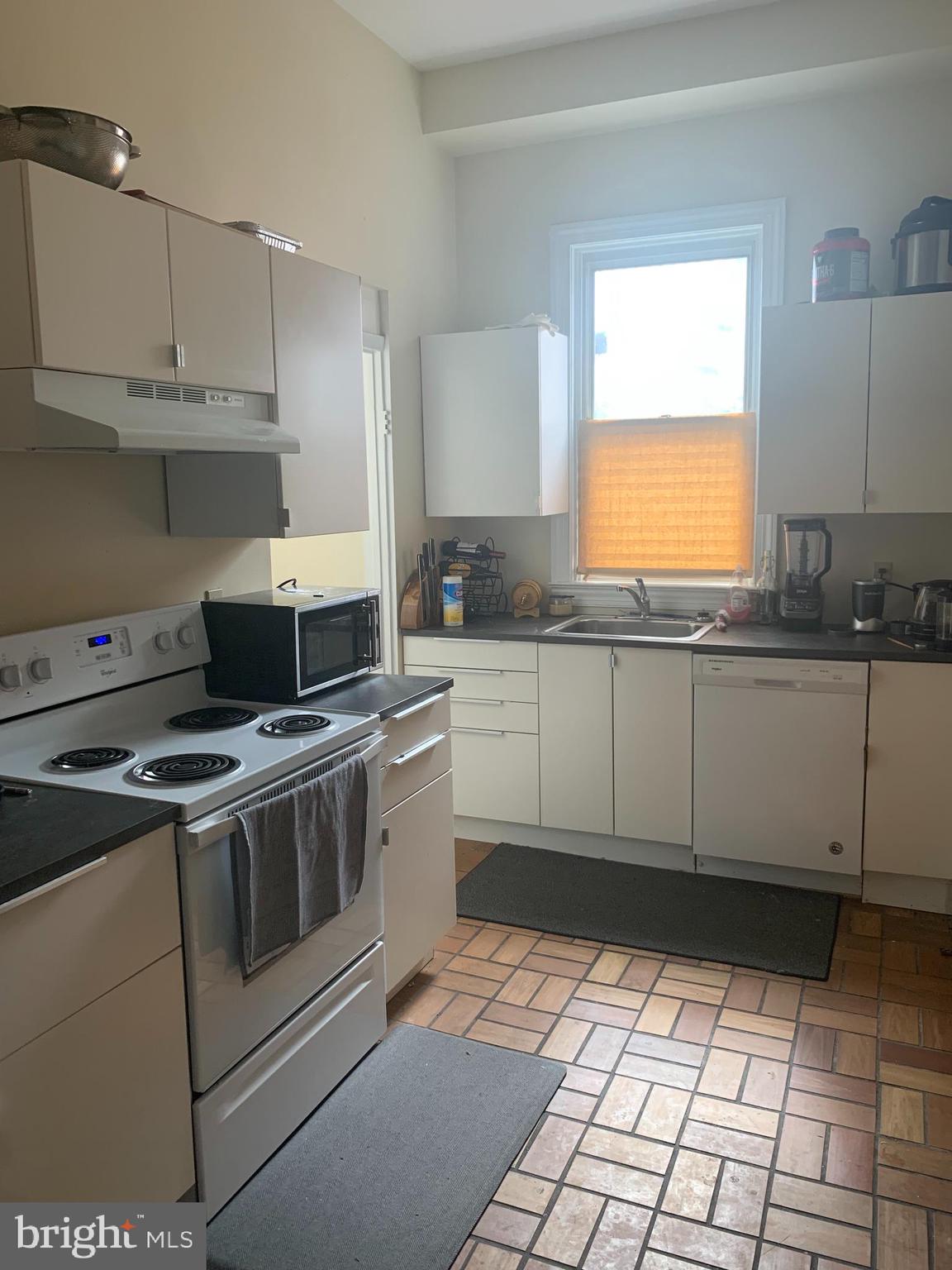 2212 MARYLAND AVENUE