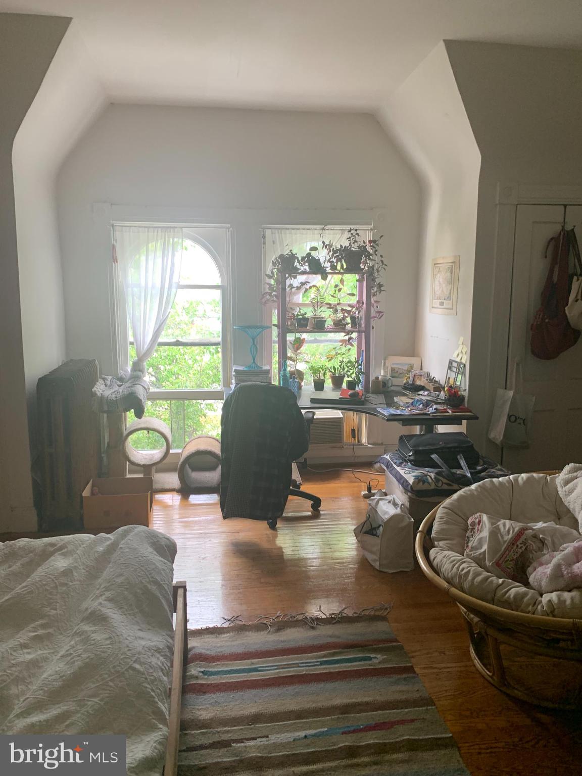 2212 MARYLAND AVENUE