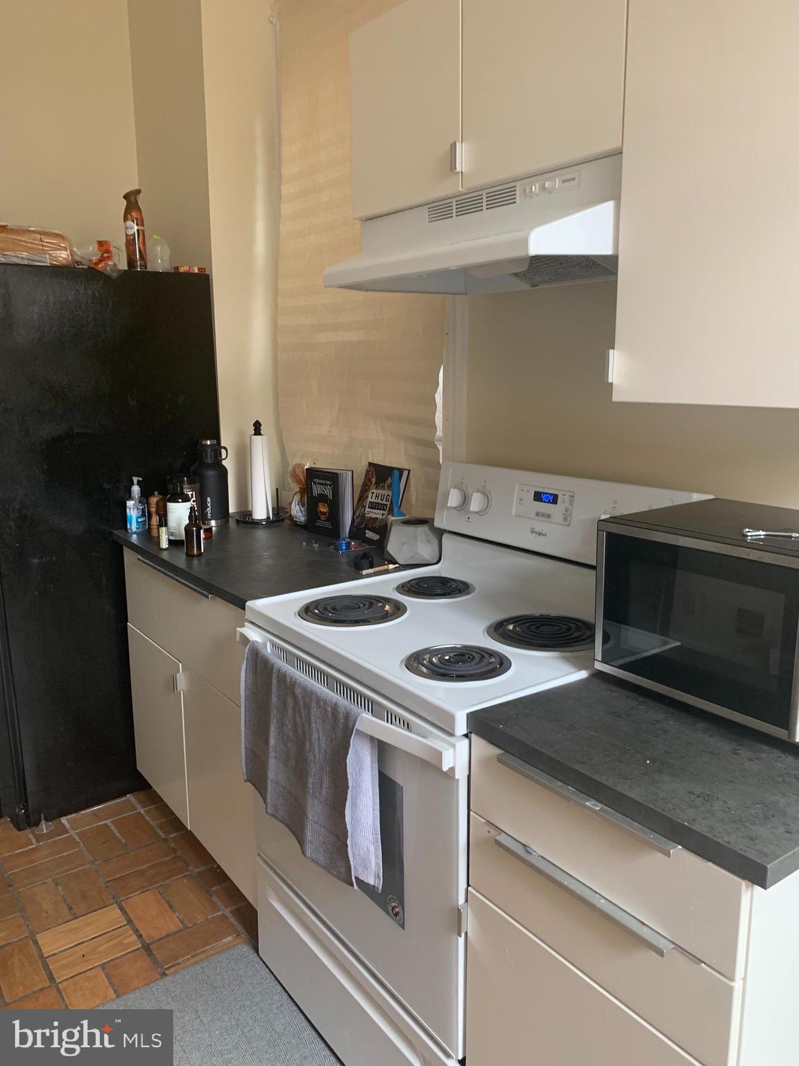 2212 MARYLAND AVENUE