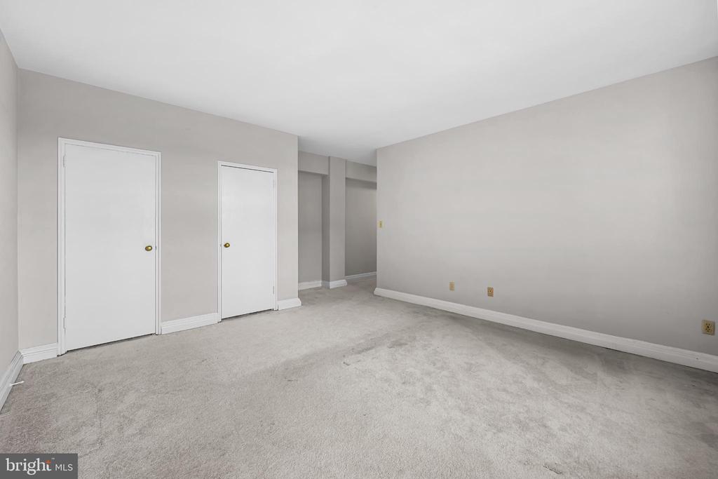3601 GREENWAY 707