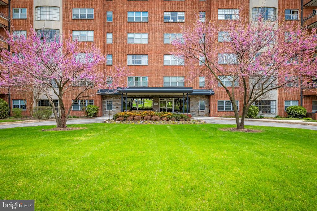 3601 GREENWAY 707