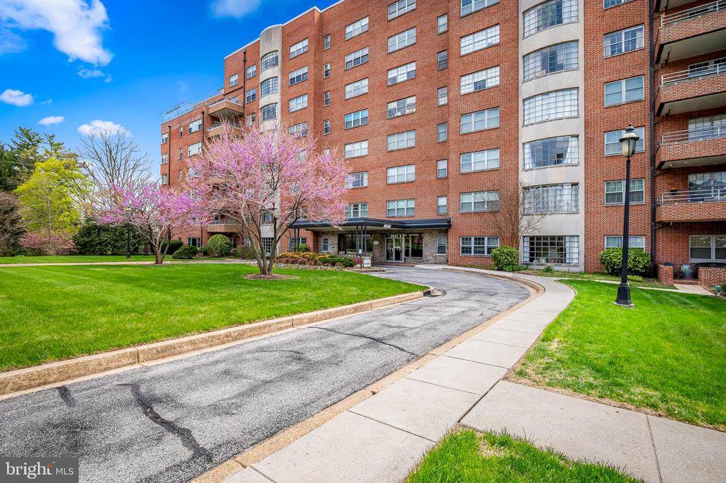 3601 GREENWAY 707