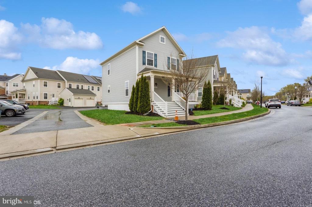 1616 Renaissance Dr