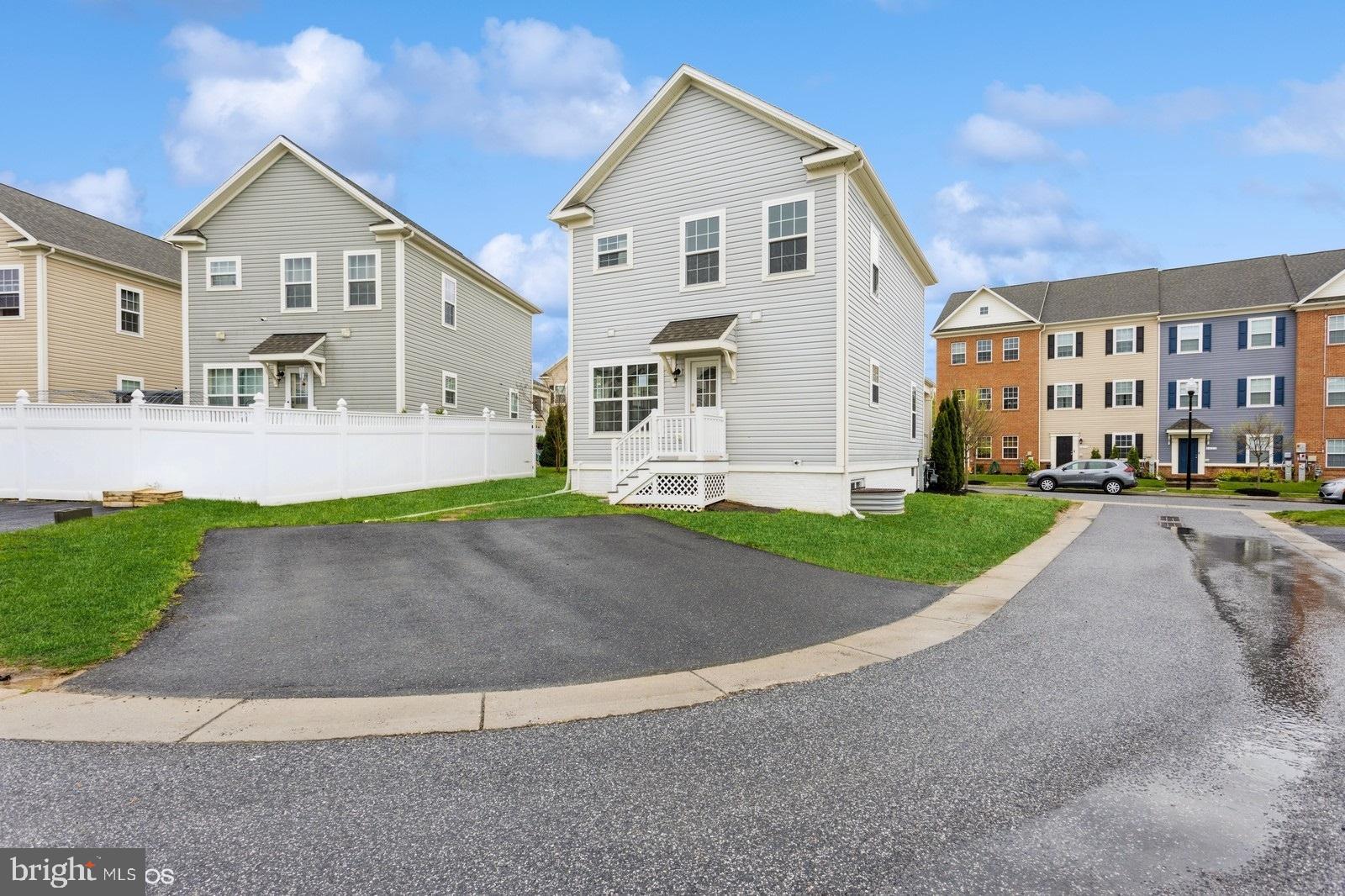 1616 Renaissance Dr