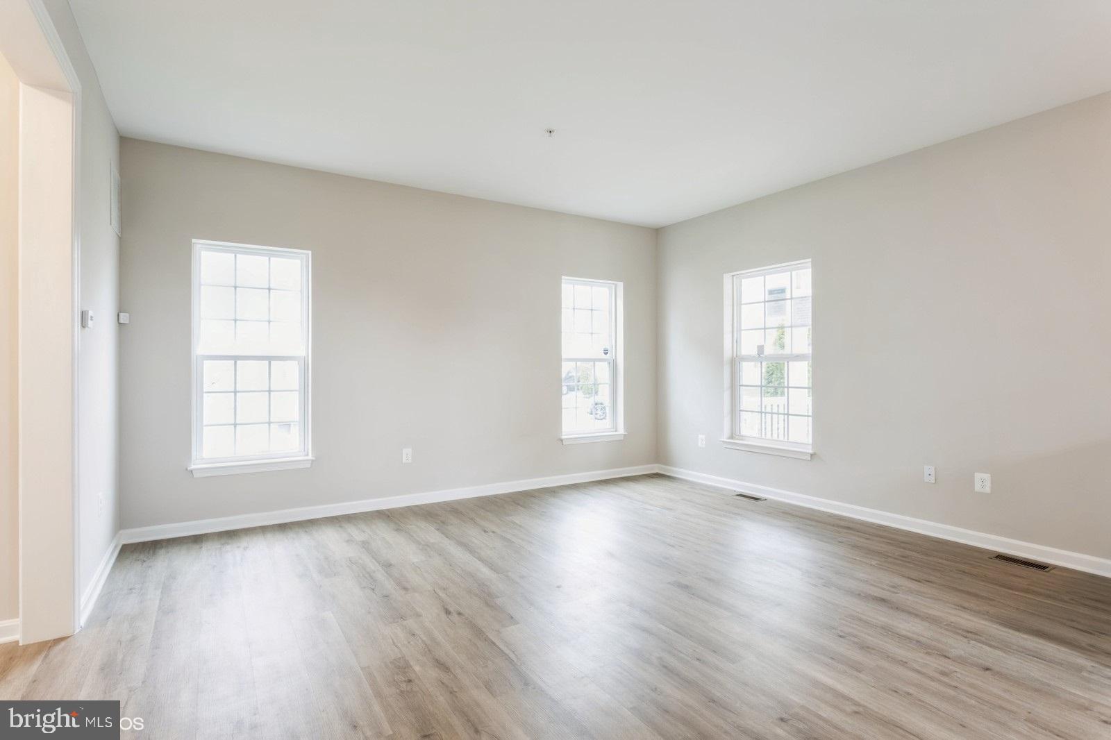1616 Renaissance Dr