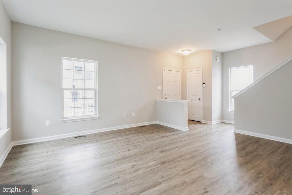 1616 Renaissance Dr