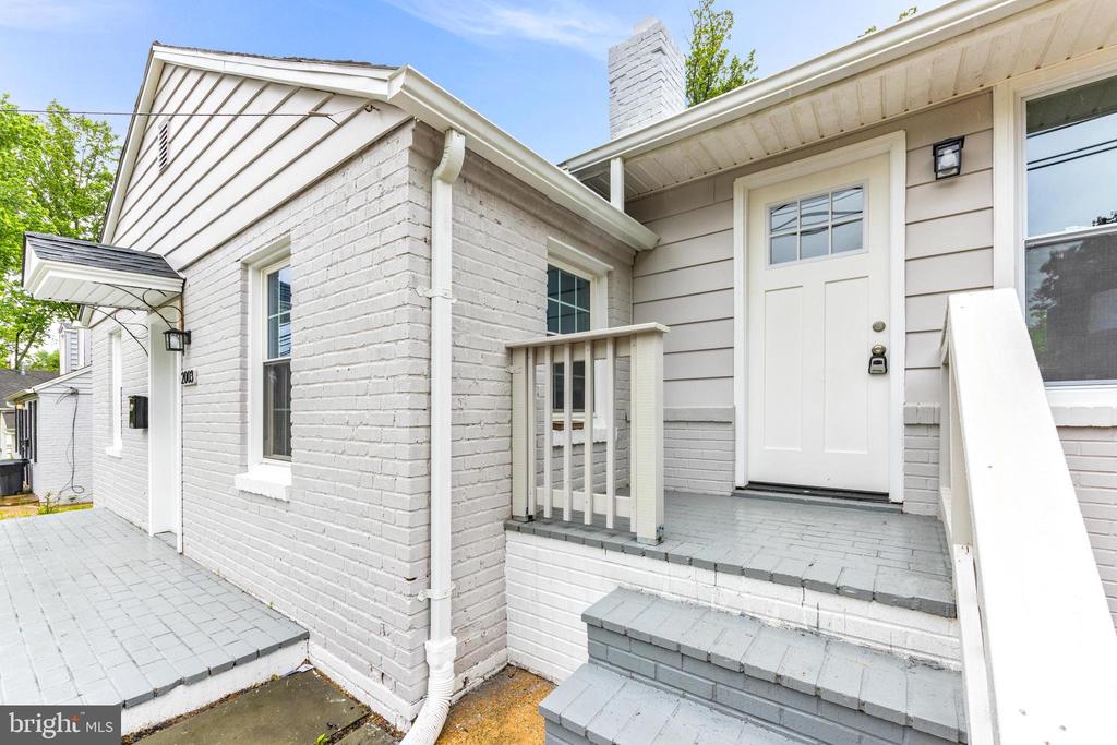 2003 Taylor Ave