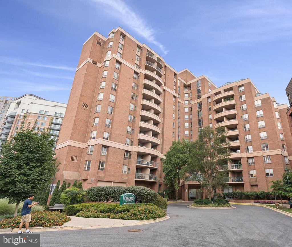 4808 MOORLAND LANE 204