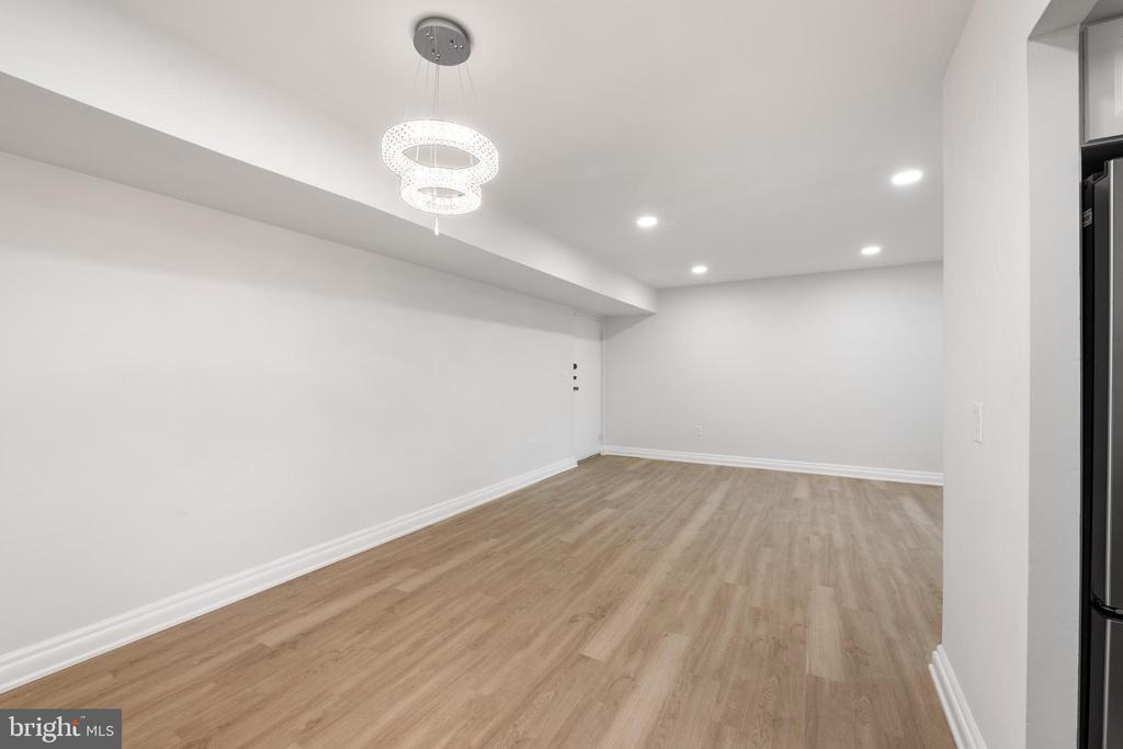 3837 HAMILTON STREET J-102