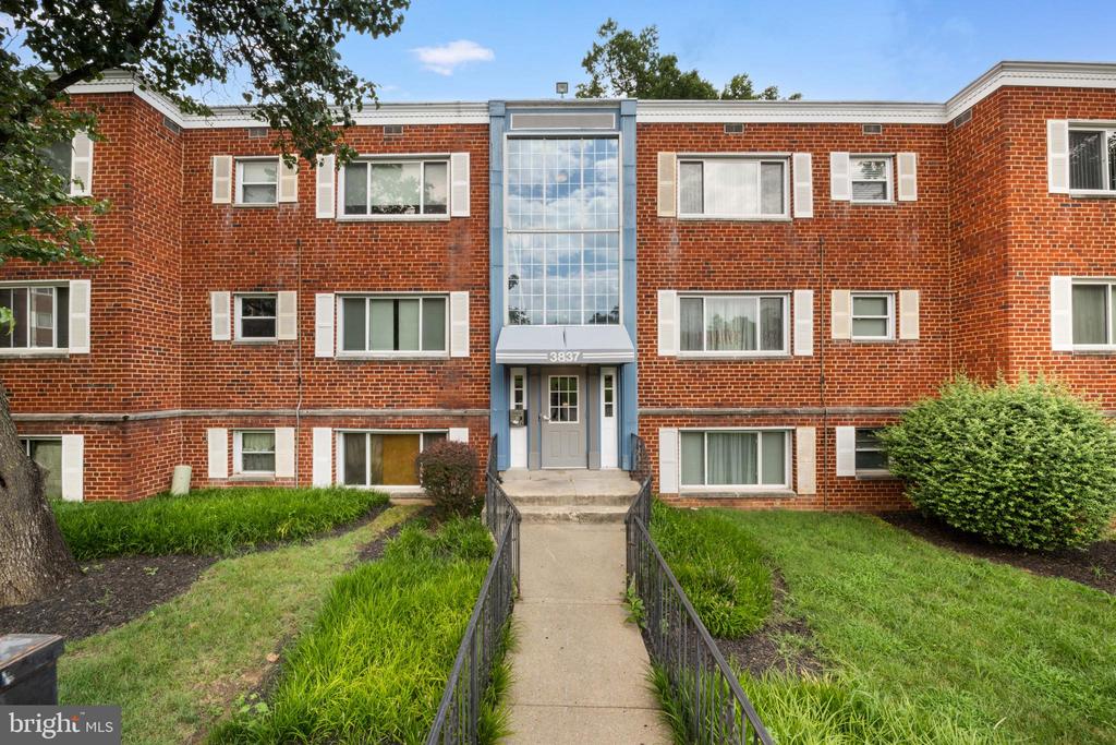 3837 HAMILTON STREET J-102