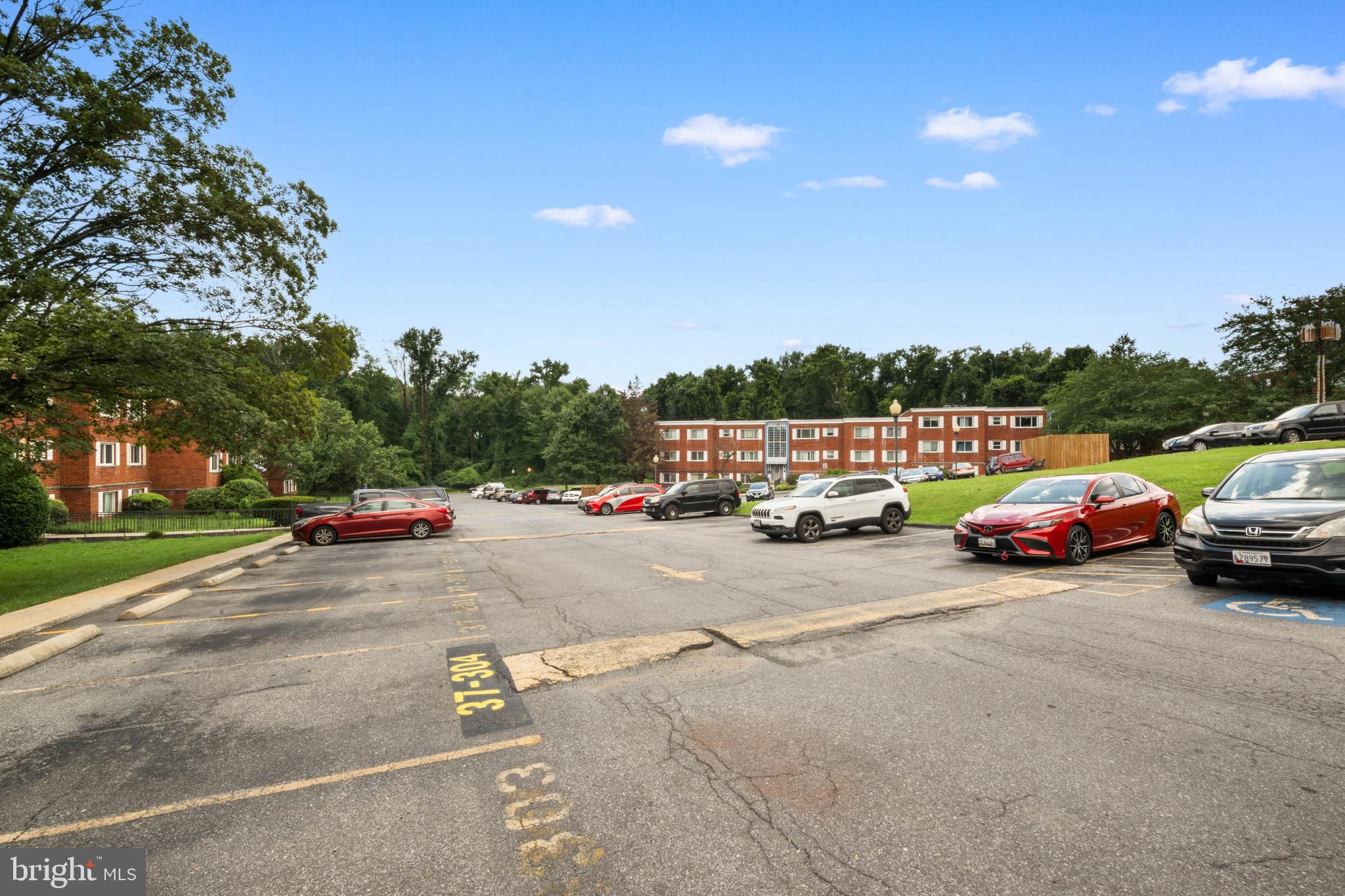 3837 HAMILTON STREET J-102