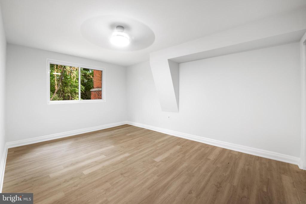 3837 HAMILTON STREET J-102