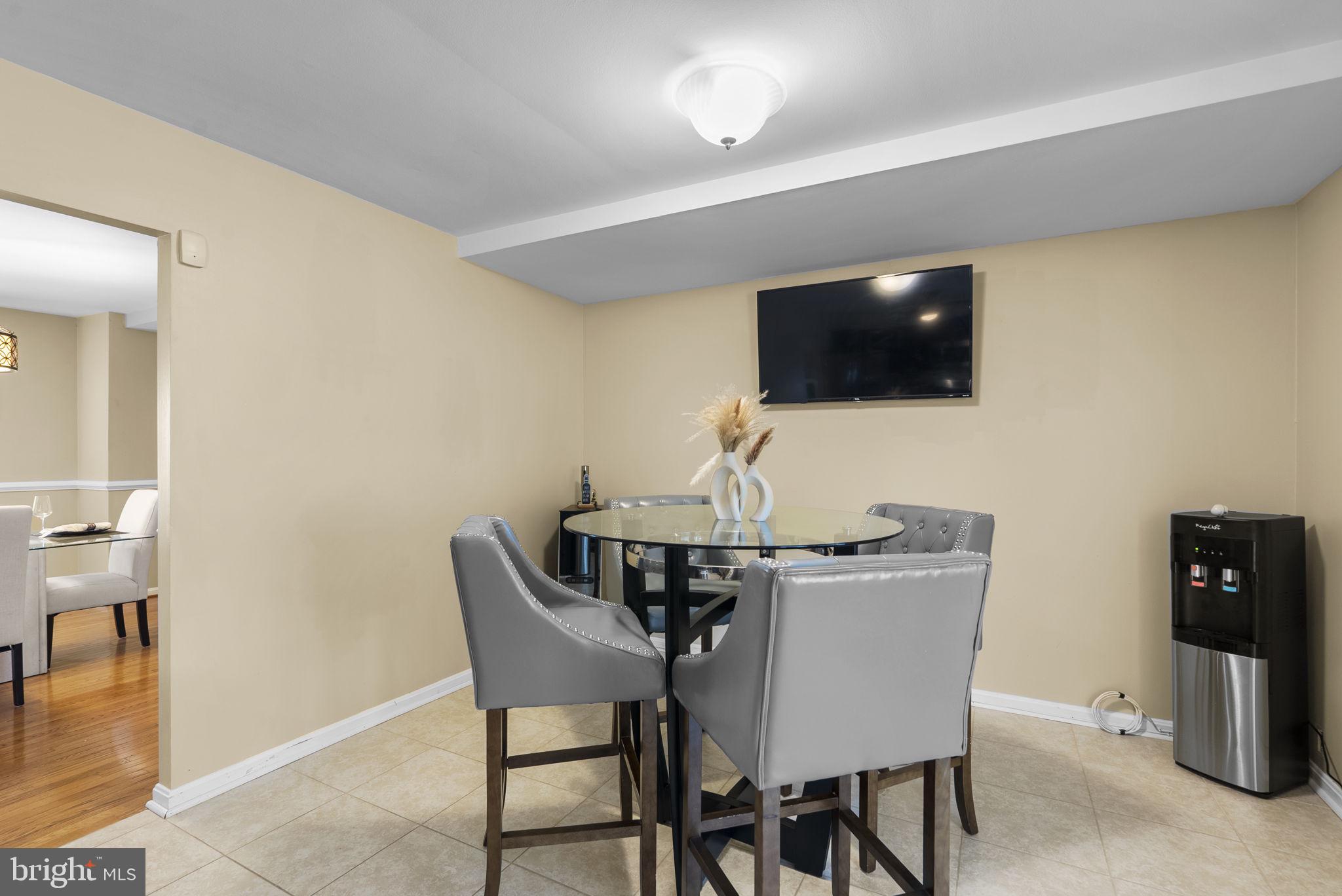 5410 TINKERS CREEK PLACE