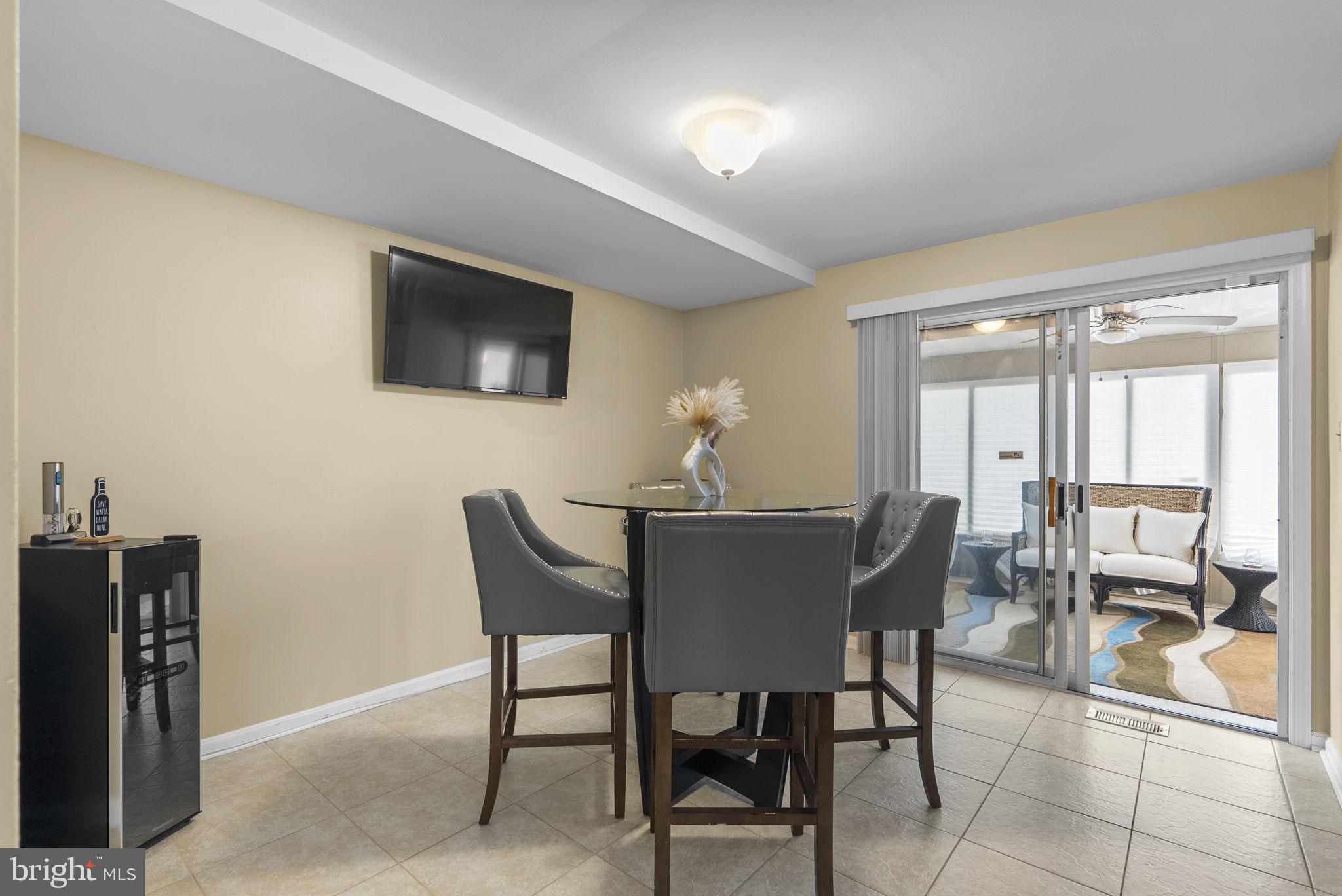 5410 TINKERS CREEK PLACE