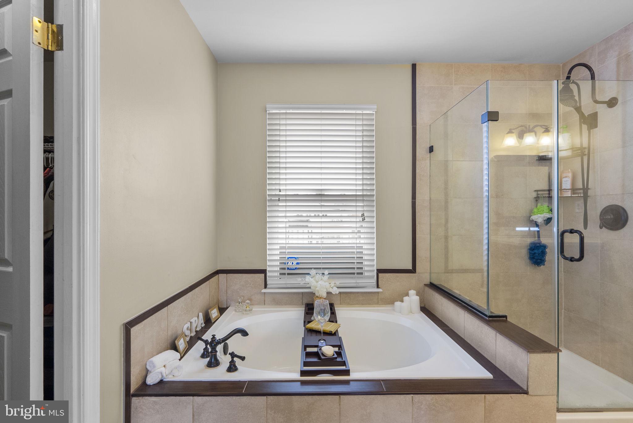 5410 TINKERS CREEK PLACE