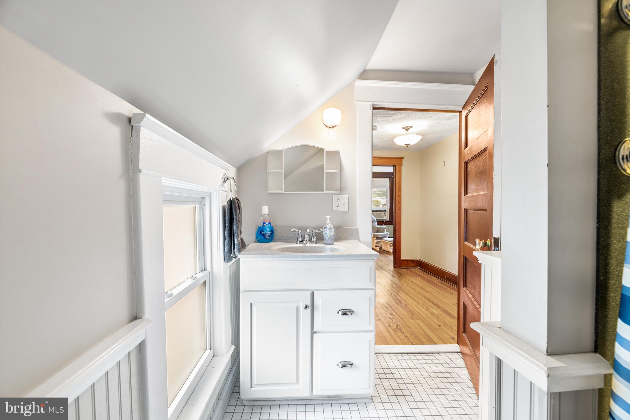 26 W Main St