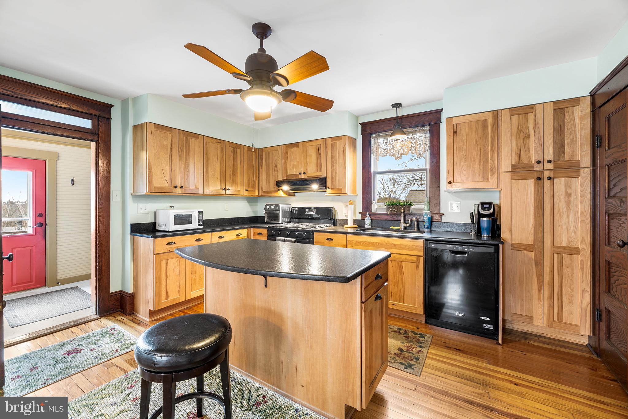 26 W Main St