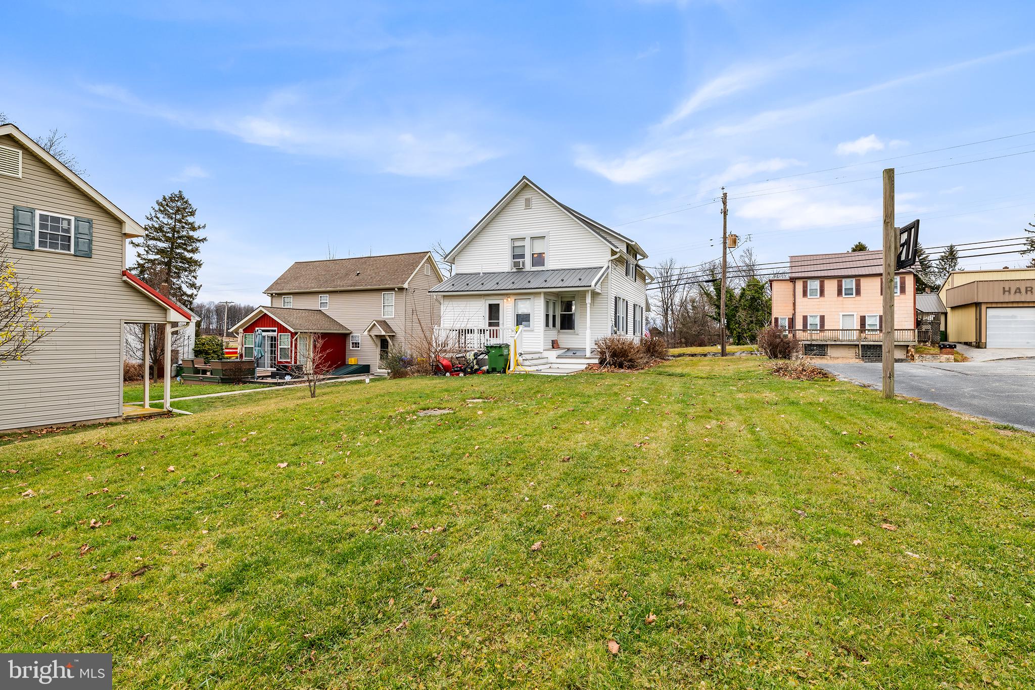 26 W Main St