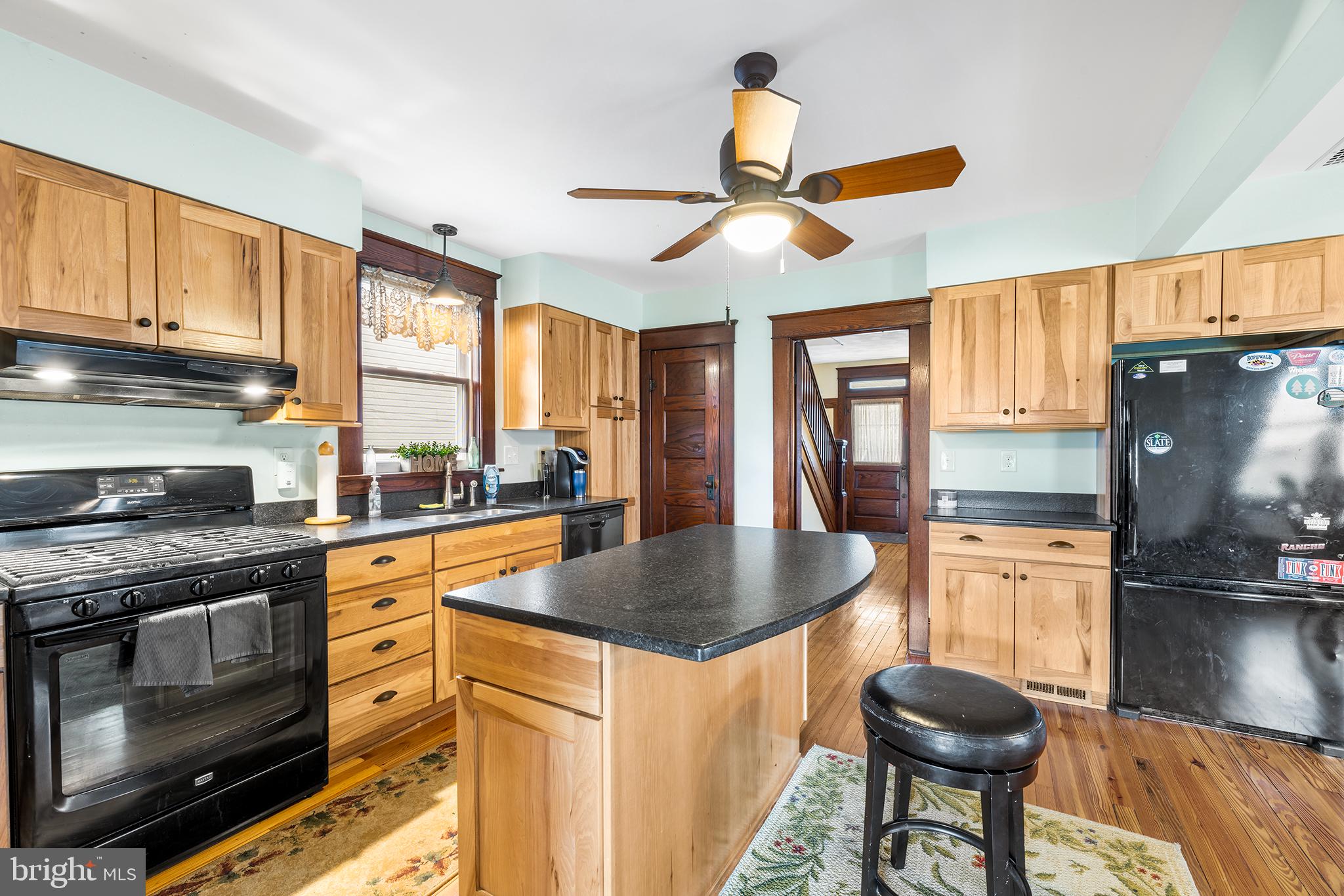 26 W Main St