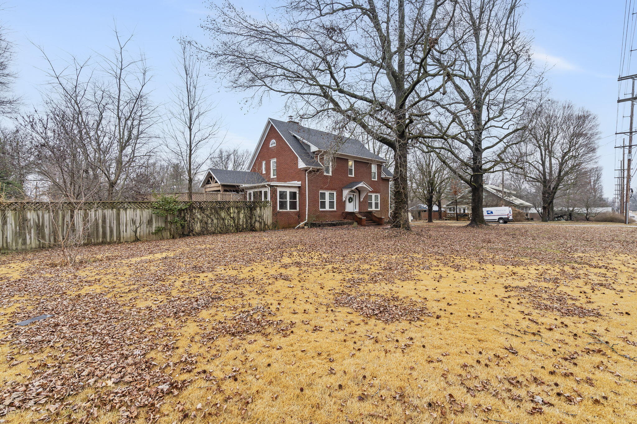 1106 E Seminole Street